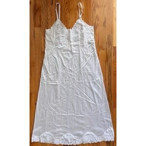 Vintage Full Slip in white with lace, size 36 Vanity Fair